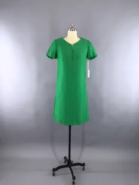 1960s Vintage Emerald Green Shift Dress