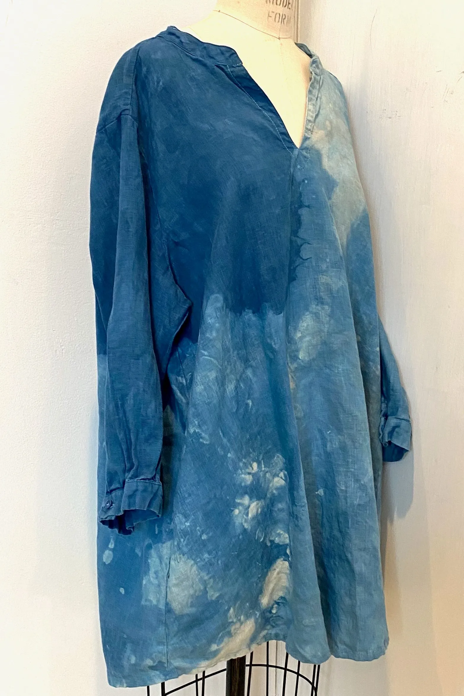 Botanically Dyed Linen Tunic in Blue Shoulder Size 1