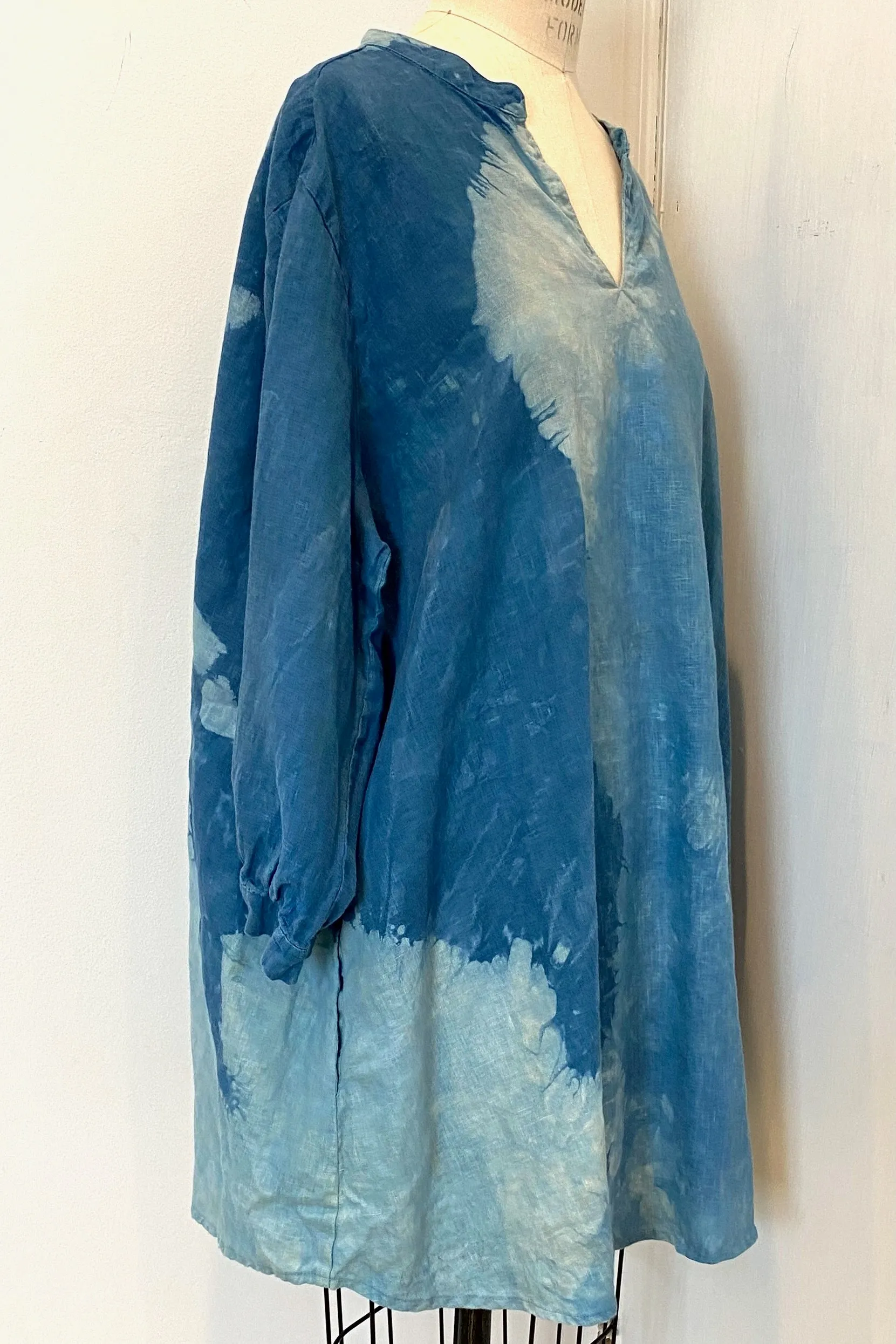 Botanically Dyed Linen Tunic in Blue Side Size 1