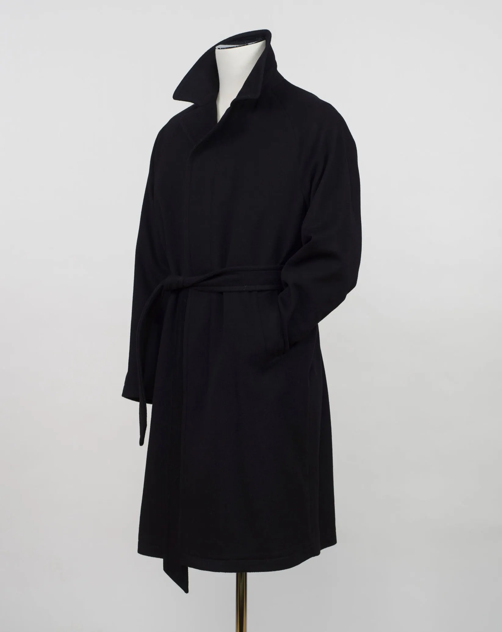 Tagliatore Wool & Cashmere Raglan Overcoat / Black